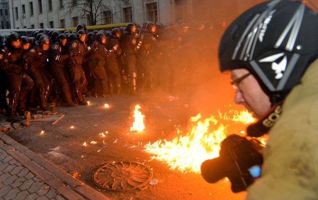  Впечатляющие кадры украинских протестов -ФОТО