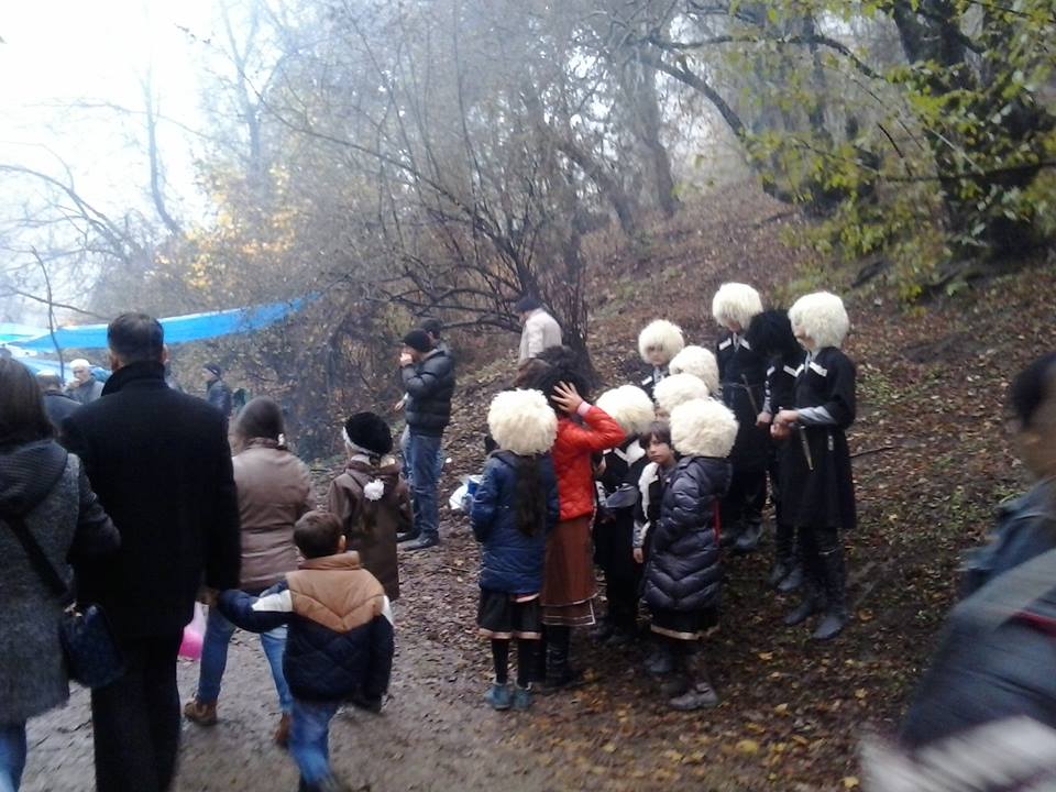 Жители
