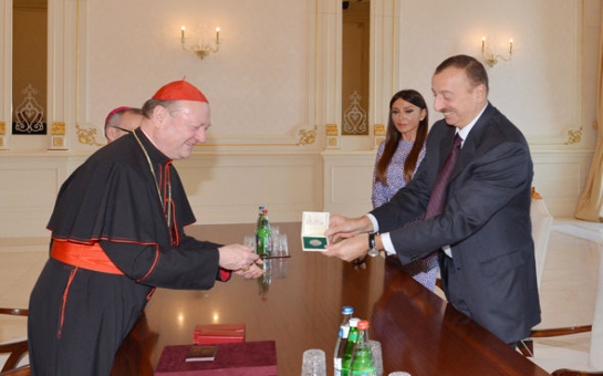 Президент Азербайджана удостоен награды Ватикана