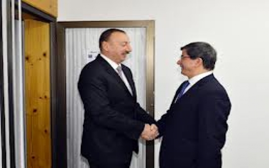 Ильхам Алиев встретился с главой МИД Турции