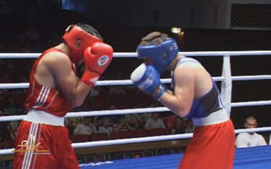 Азербайджанские боксеры победили армянских соперников