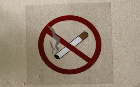 В России вступили в силу штрафы за курение