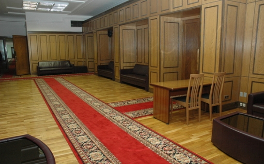 Красные ковры в госучреждениях Турции заменят на бирюзовые