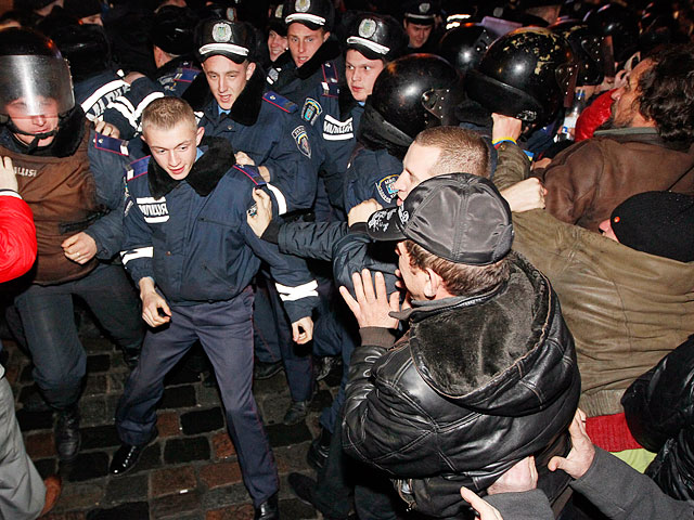 На Евромайдане в Киеве переночевали около 300 человек- ФОТО+ВИДЕО