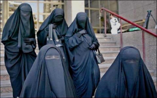 İran rəsmisi: "İranlı qadınlar ərəb dövlətlərinə aparılır"