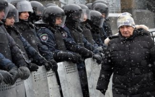В Киеве силовиками заблокирован правительственный квартал