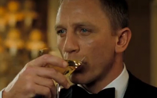 Агент 007 был алкоголиком
