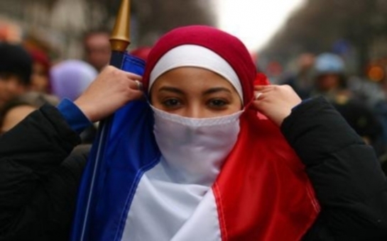 Франция разрешит хиджабы- ВИДЕО
