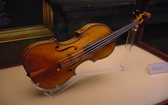 Похищенная скрипка Страдивари продана за $2,26 млн