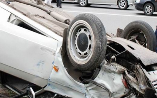 В Баку перевернулся автомобиль, один человек погиб