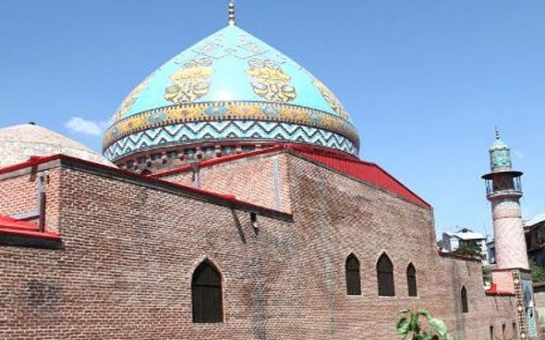 Нужен ли бюст Хомейни в азербайджанской мечети? -ФОТО
