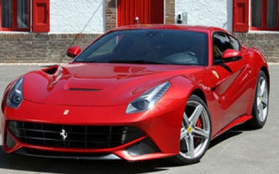 Bakıya 370 min dollarlıq Ferrari gətirildi - FOTO