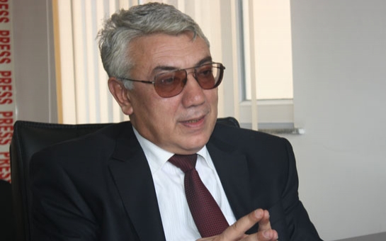 Eldar Namazov Milli Şuranın İcra Aparatının rəhbəri postundan istefa verdi