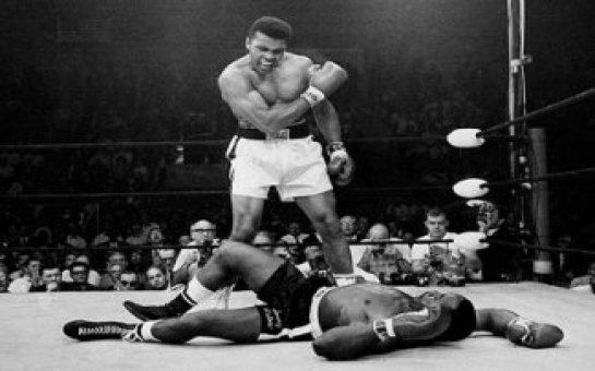 Сегодня Мохаммеду Али исполнилось 72 года. 5 самых знаменитых боев легендарного боксера –ВИДЕО