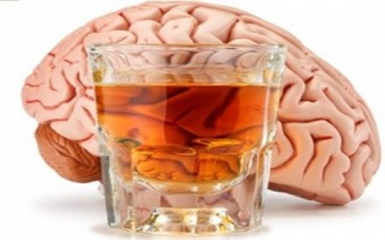 От алкоголя мозг стареет быстрее