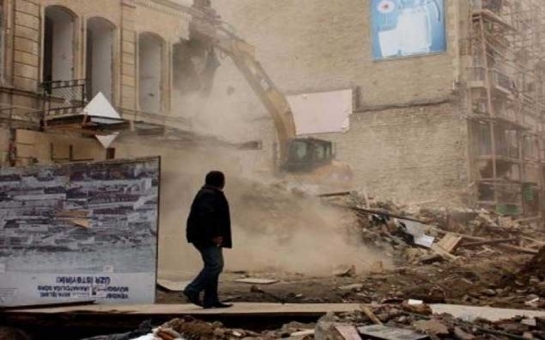 В Баку рухнуло здание: Есть погибшие -ФОТО+ОБНОВЛЕНО