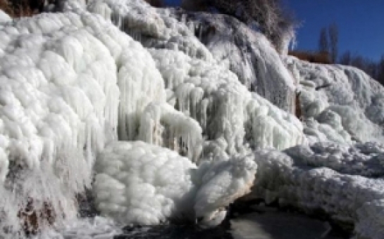 В Илису замерз водопад -ВИДЕО