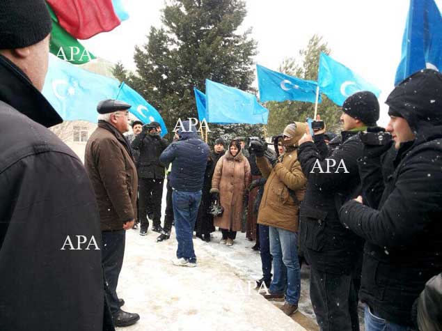 Мусават провел митинг у памятника Мамеда Эмина Расулзаде -ФОТО