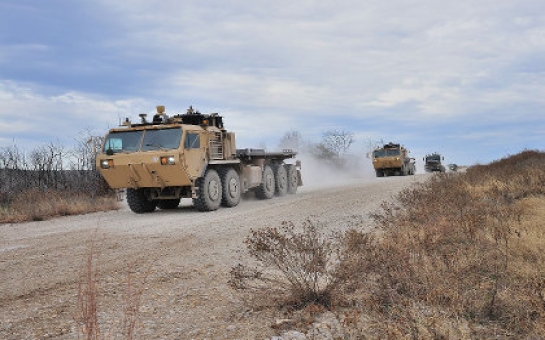 Американские военные испытали автоколонну без водителей