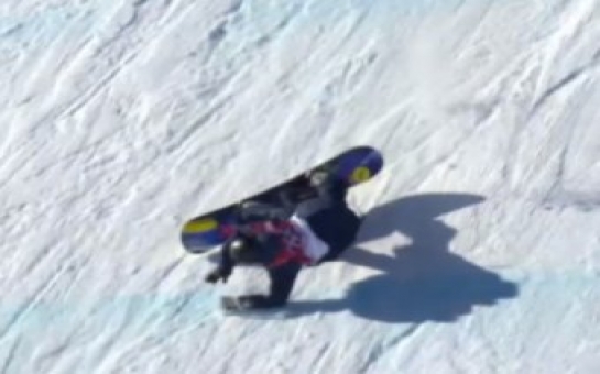 Олимпиада в Сочи стартовала падением норвежской сноубордистки -ВИДЕО