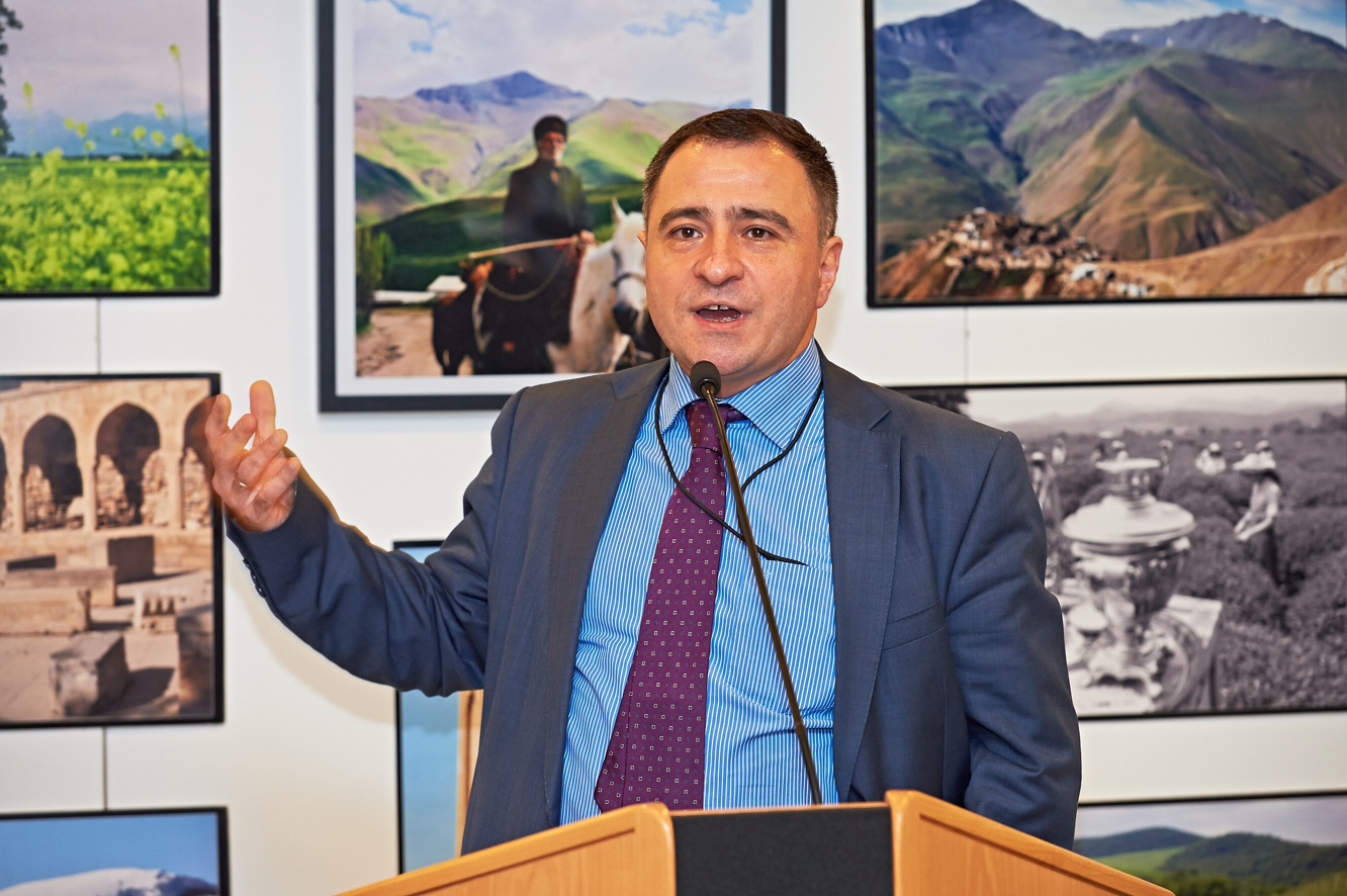 Миролюбие и терпимость Азербайджана представлены в ЕвропарламентеФОТО
