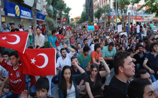 Taksim yenə qarışdı - VIDEO