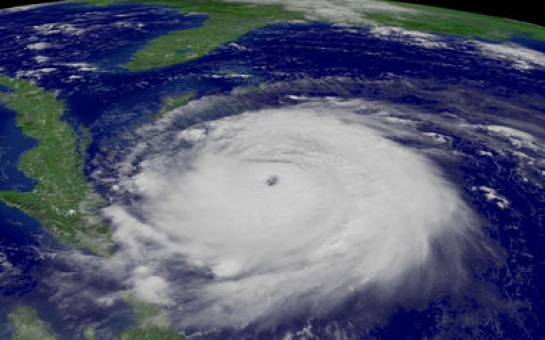 Ученые научились ослаблять ураганы