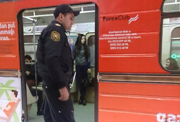 Полиция ждет в метро граждан «без штанов» – ФОТО