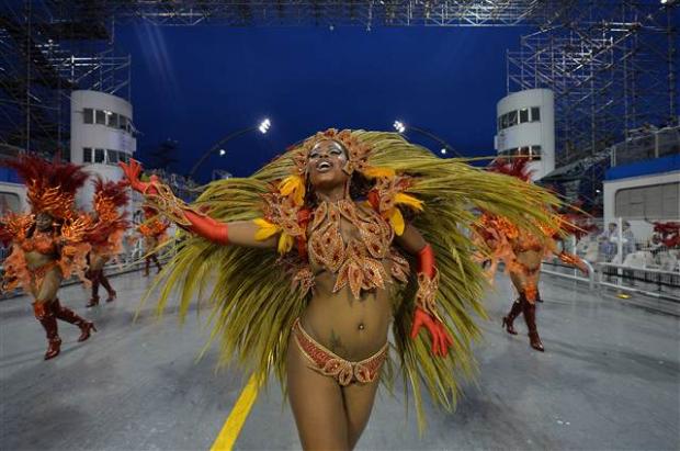 Möhtəşəm Rio karnavalı başladı - VİDEO+FOTO