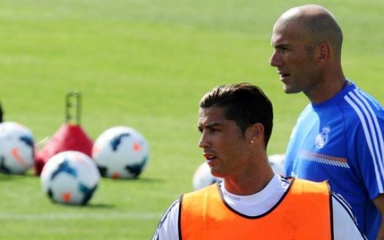 Zidan: "Ronaldo əsl döyüşçüdür"