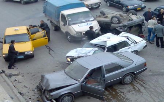 В Шамахы столкнулось 3 автомобиля, два человека погибли