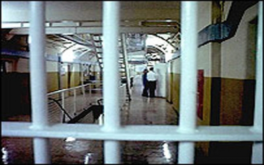 Иран передал Азербайджану двоих заключенных