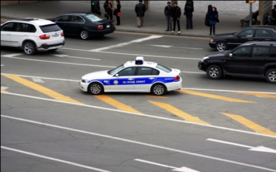В Баку полиция обнаружила пистолет в  автомобиле