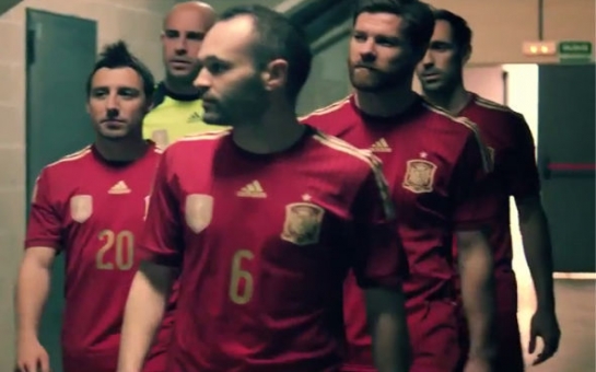 Futbol ulduzları ilə maraqlı reklam çarxı - VİDEO