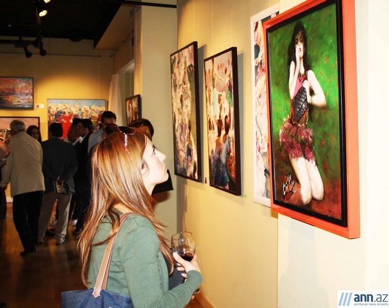 “Colors of Heaven” exhibition of works by Emil Aziz held in Baku - PHOTO