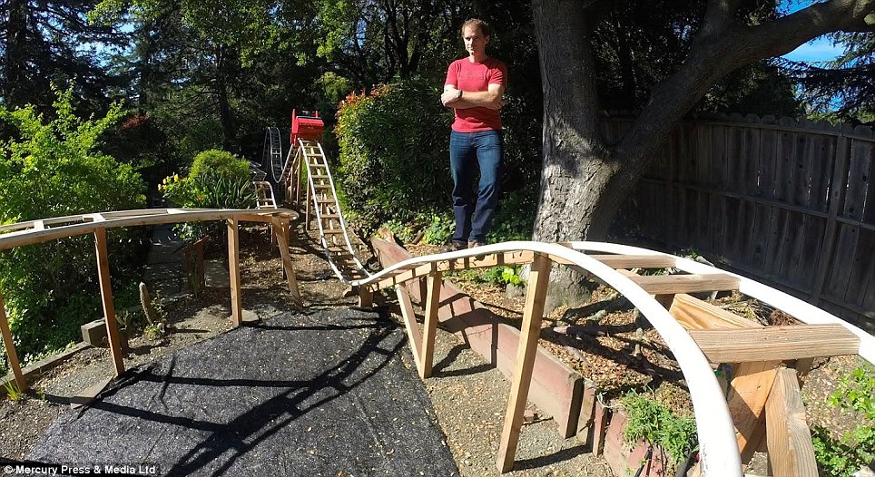 Man builds a roller-coaster in his BACK GARDEN - PHOTO