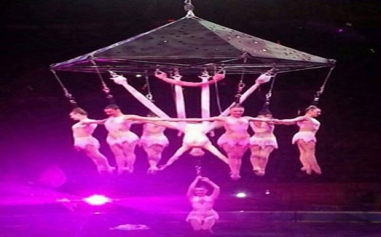 Eight women plunged 35 feet to the ground and crushed a dancer - VIDEO