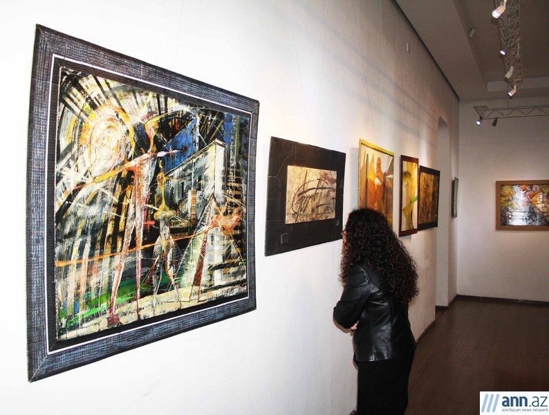 Baku Creative Center hosts exhibition of paintings by Anatoliy Buzayev PHOTO