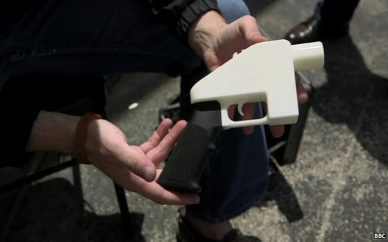 Man held over '3D-printed guns'