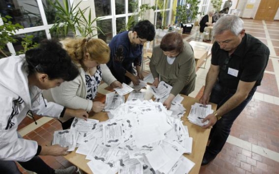 Rebels declare victory in east Ukraine vote on self-rule