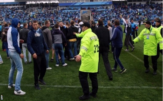 Zenit St Petersburg punished for pitch invasion