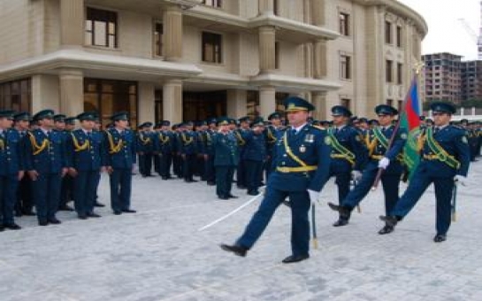 В Баку начался военный марш