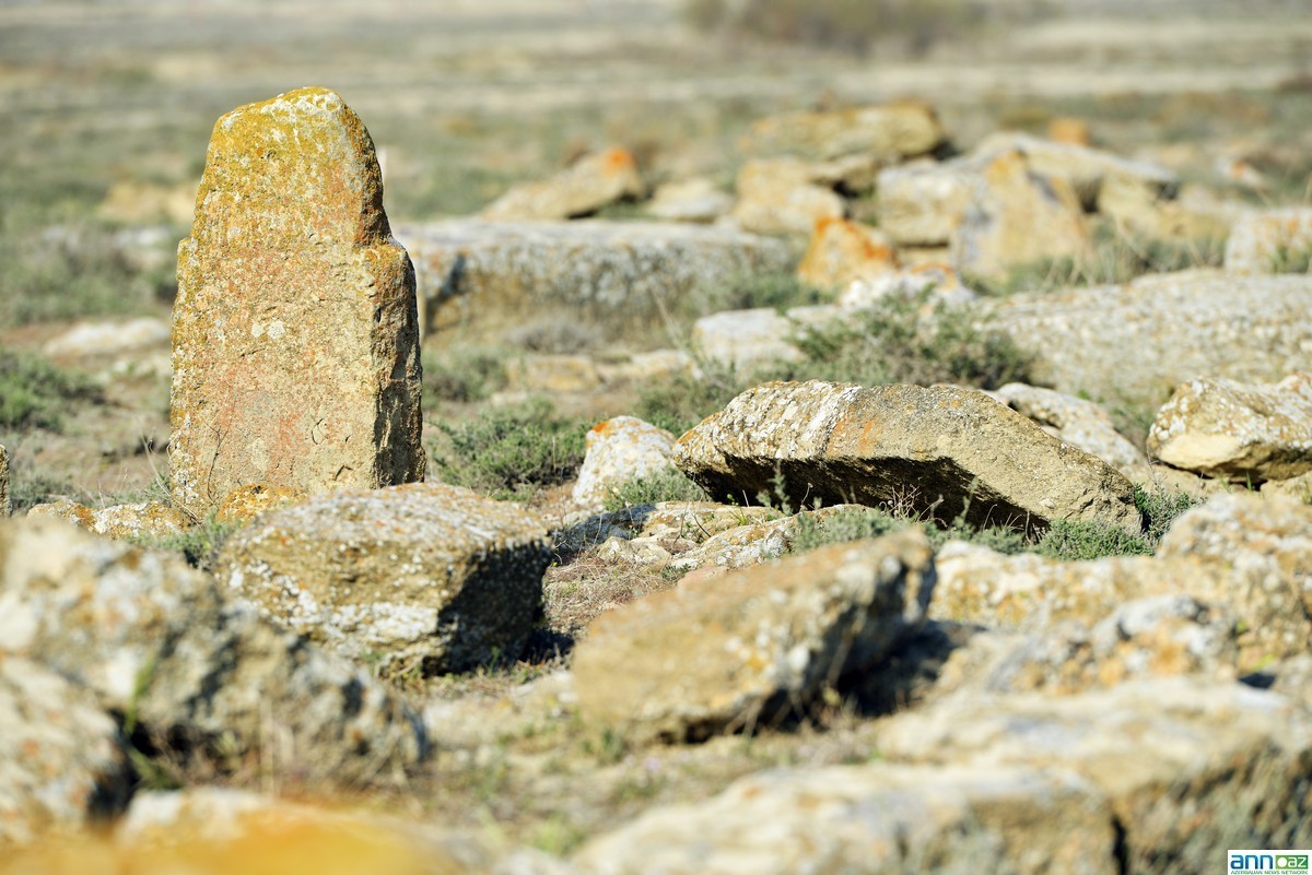 Bakının yaxınlığındakı Ərəb Qəbirstanlığı - FOTOLAR