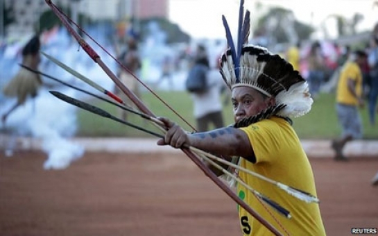 Brazil anti-World Cup protesters clash with police