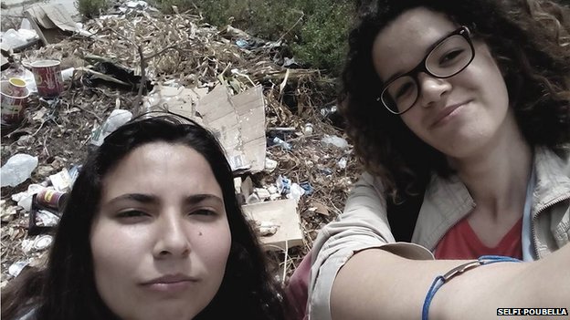 Tunisia’s rubbish selfie trend - PHOTO