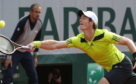 Andy Murray battles into French Open quarter-finals