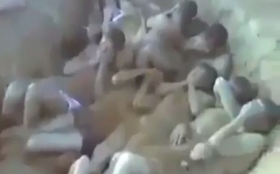 İŞİD uşaqları diri-diri basdırdı - VİDEO