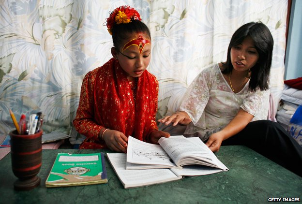 Nepal's living goddess who still has to do homework - PHOTO