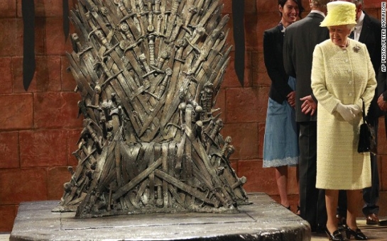 'Game of Thrones:' Now Queen Elizabeth eyes up hot seat