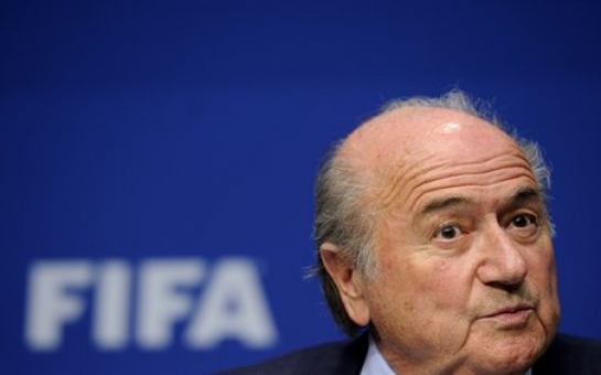 Блаттер: ФИФА будет вводить просмотр повторов